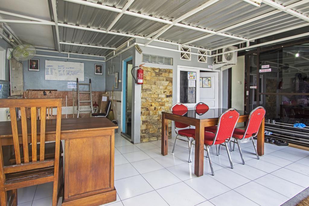 Reddoorz Near Gejayan Hotel Kejayan Kültér fotó
